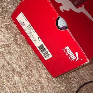 Puma sneakers no stains like brand new ❗️